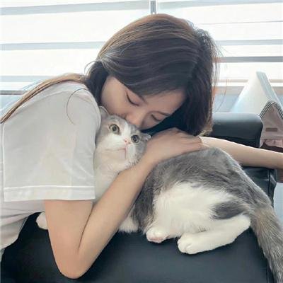 黑色丽人